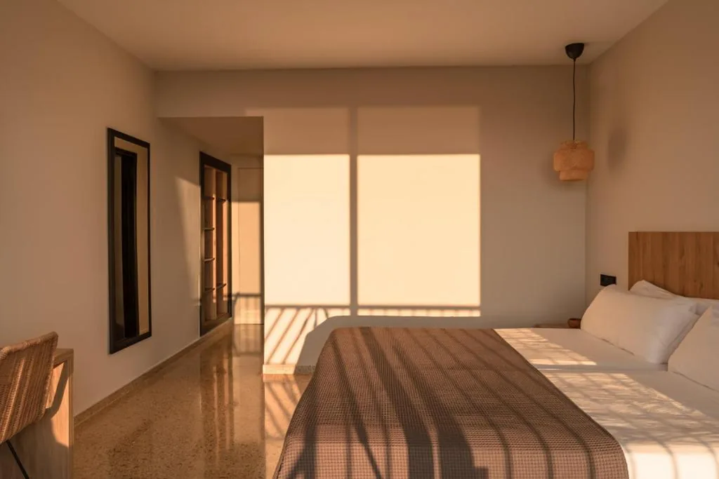 Doppelzimmer mit seitlichem Meer- oder Poolblick — Caramelo Calvia Beach - Adults Only