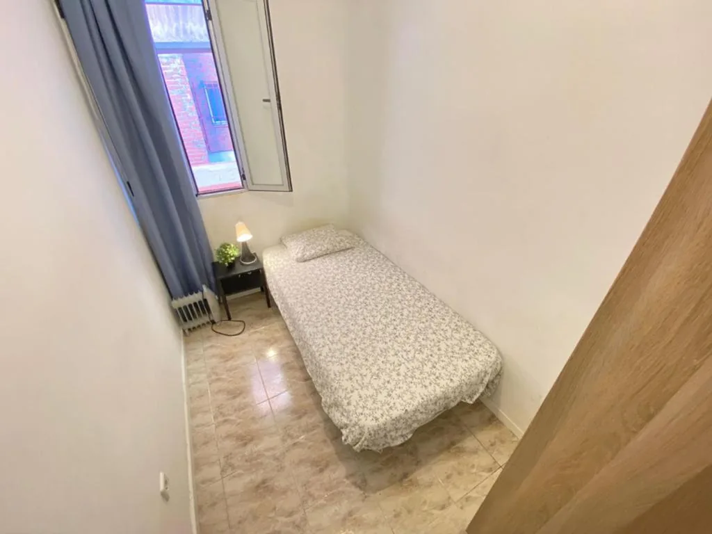 Camera doppia con bagno in comune — Cardeñosa habitaciones