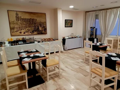 Carlos V Malaga — foto 4