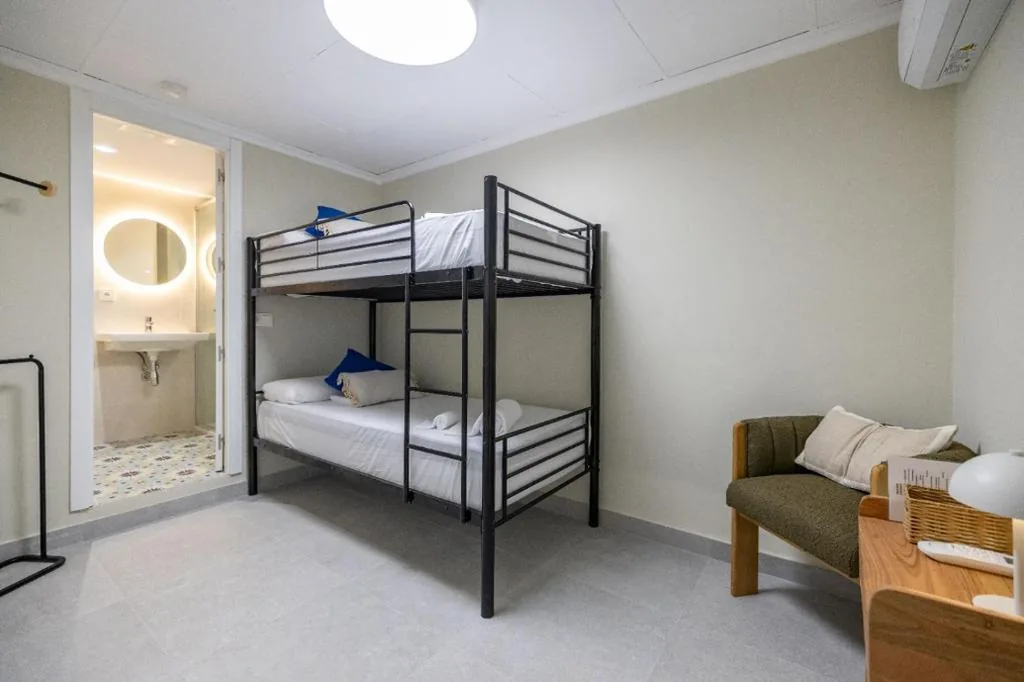 Budget-Doppelzimmer — Carmen Beach Hostel Cullera