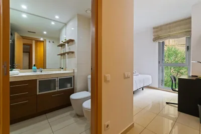 Carol Suites Fira Barcelona Habitaciones privadas en apartamento compartido — photo 3