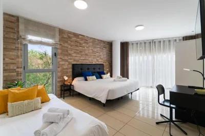 Carol Suites Fira Barcelona Habitaciones privadas en apartamento compartido — photo 7