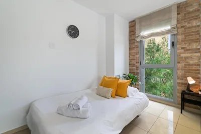 Carol Suites Fira Barcelona Habitaciones privadas en apartamento compartido — photo 10