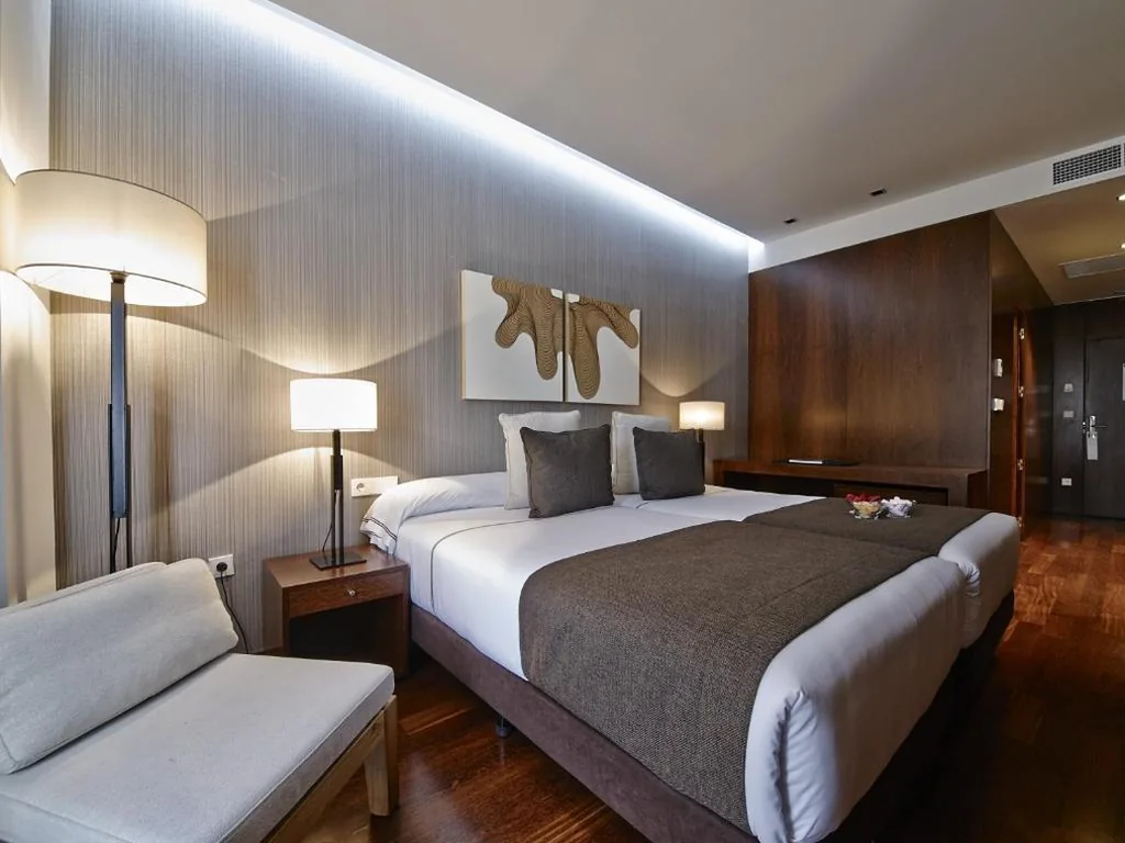 Habitación Doble Estándar con balcón - 1 o 2 camas — Carris Cardenal Quevedo