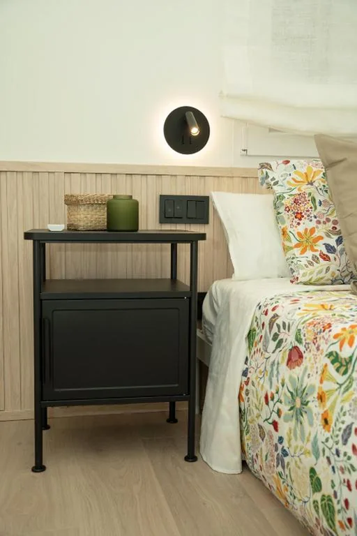 Carvajal Street, Private rooms