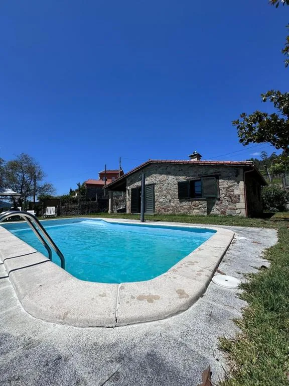 Haus mit 1 Schlafzimmer — Casa 2 habitaciones con piscina y cenador al aire libre