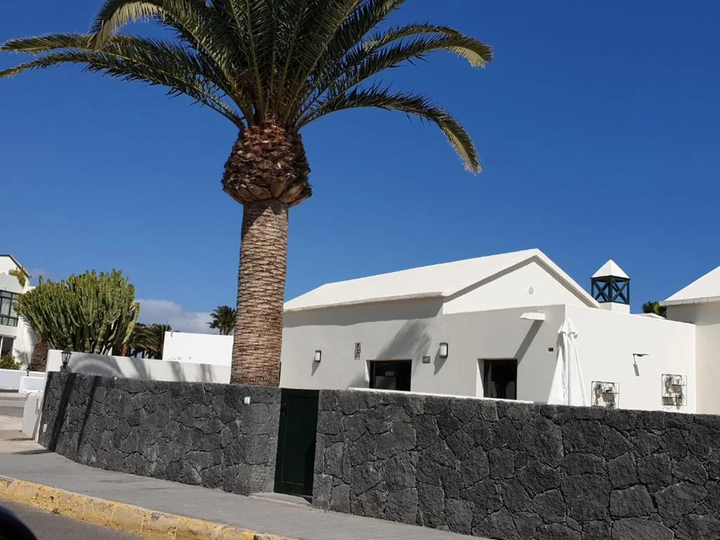 Villa — Casa a primera linea de mar