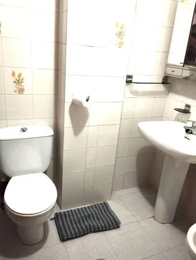 Casa Adriana con parking Habitacion en apartamento compartido — foto 8