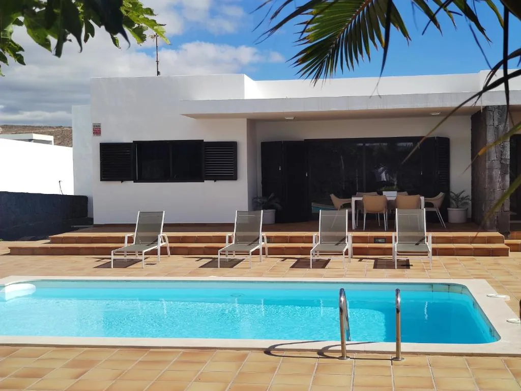 Villa de 3 dormitorios — Casa Airalba