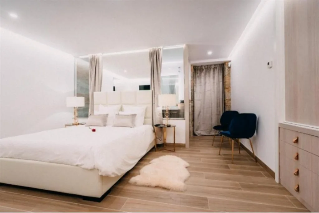 Habitación Doble adaptada para personas con movilidad reducida — Casa Albarari Boutique Double Rooms with access to shared Infinity Pool