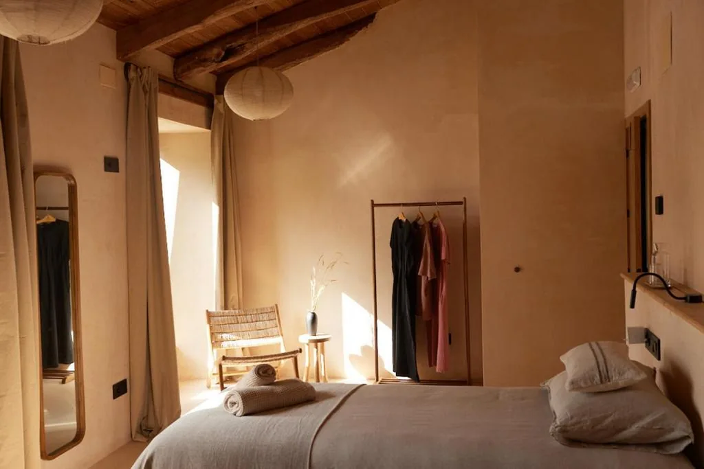 Habitación Doble Deluxe con vistas al jardín - 1 o 2 camas — Casa Albaredo, Aldea Rural, Boutique Hotel, Retreat,