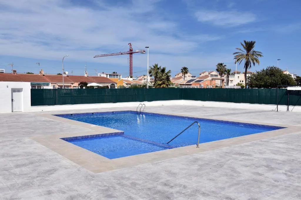Casa con 1 camera da letto — Casa Alex Torrevieja- Holiday House - con piscina comunitaria
