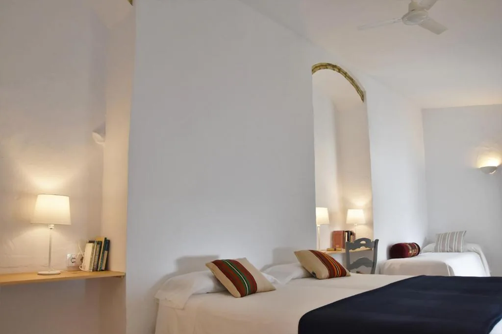 Habitación Familiar con bañera — Casa Almara