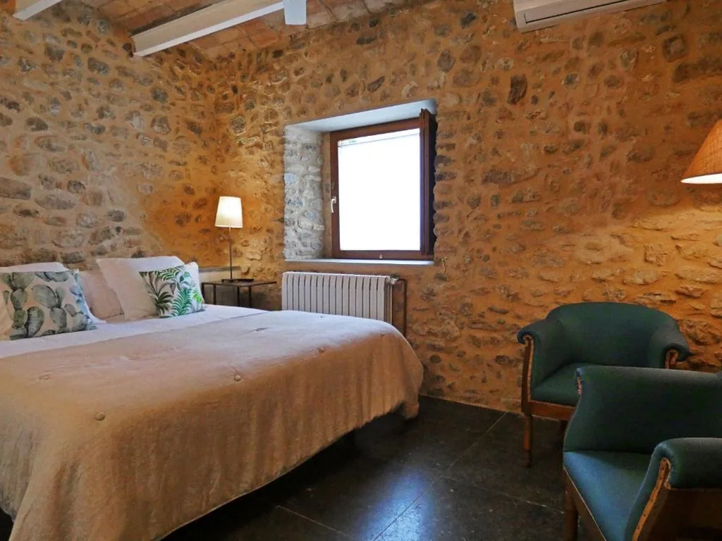 Villa Deluxe Room — Casa Anamaria Hotel