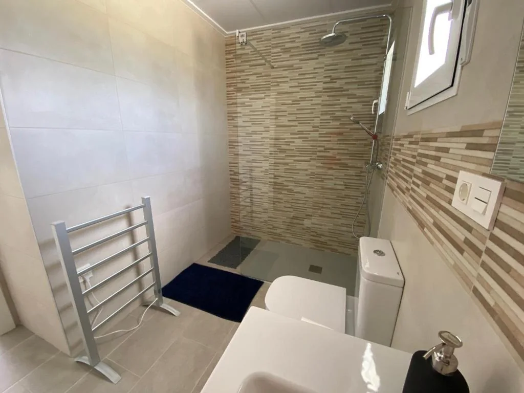 Tweepersoonskamer met uitzicht op de bergen - 2 bedden — Casa Andmar - Mountain retreat BnB