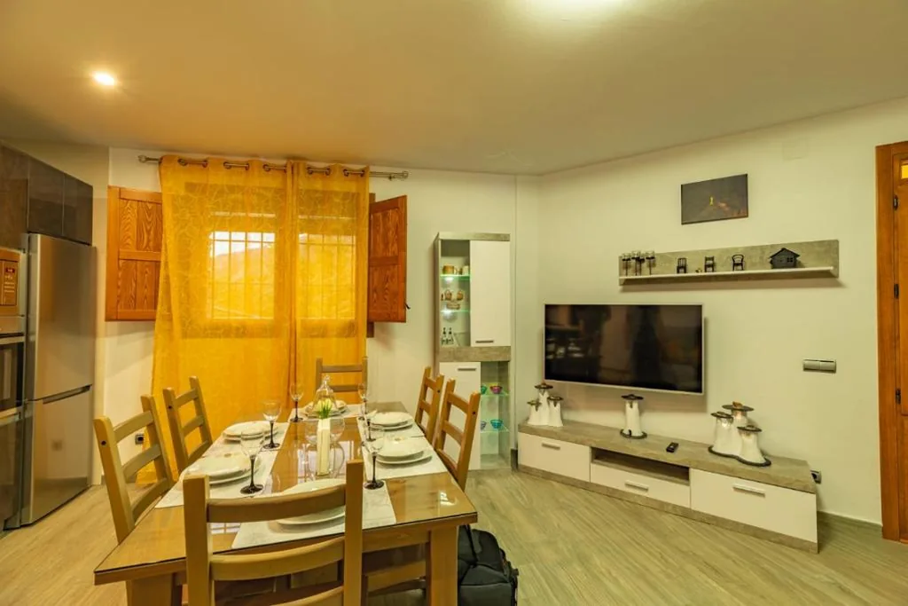 Casa com 3 quartos — CASA ANGEL PAMPANEIRA 3 HAB 2 BAÑOS FACIL ACCESO