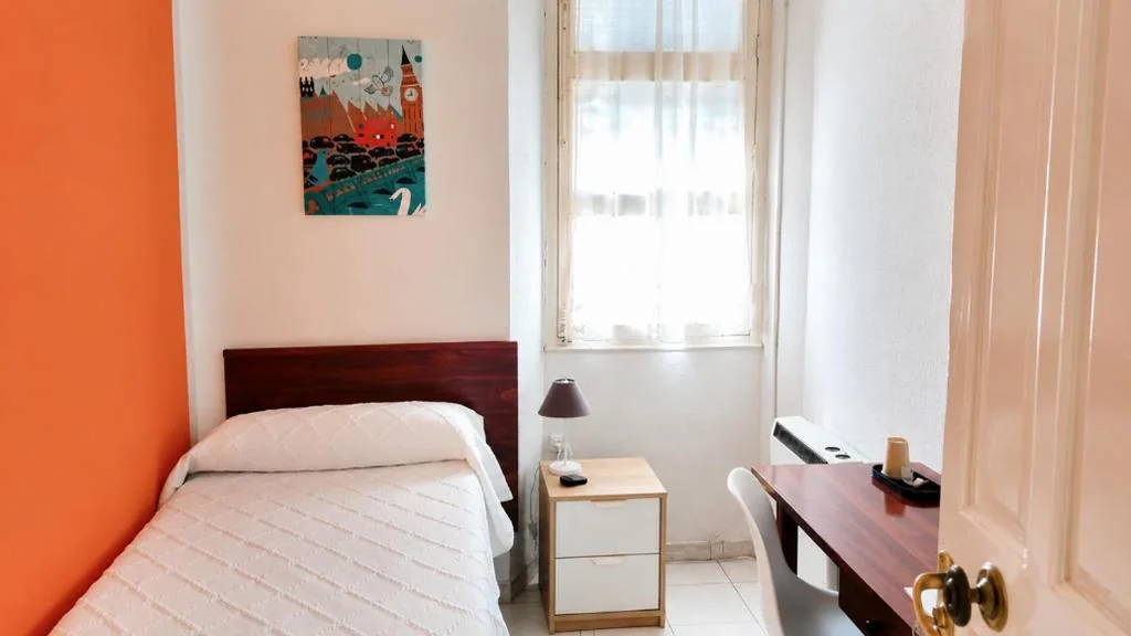 共用バスルーム付きシングルルーム — Casa Antares Granada