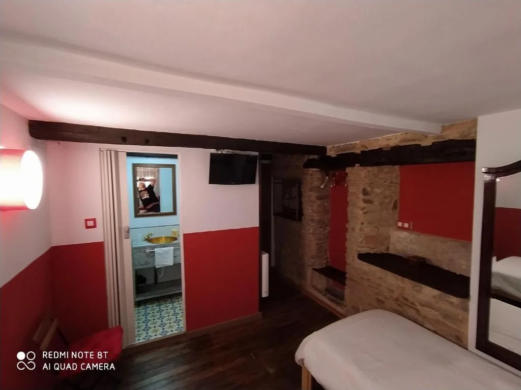 Chambre double avec salle de bains et lits jumeaux — Casa Apilladeira