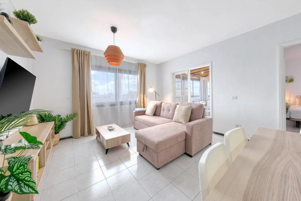 Appartement 2 chambres — Casa Atassara - 500m to the Beach, Ping-Pong and Foosball By Lanzarote Vacation Homes