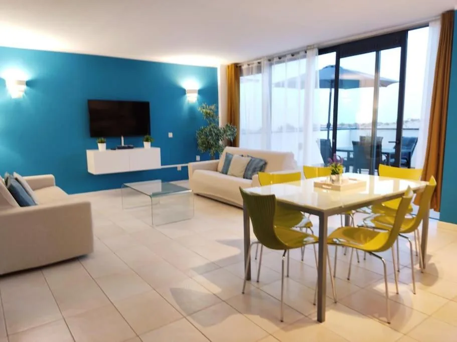 Casa de 2 dormitorios — CASA AZUL 2Bedroom Apartment & Ocean View Terrace WIFI Premium