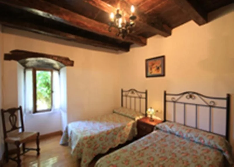 Doppelzimmer mit Gemeinschaftsbad – 2 Betten — Casa Batit