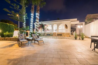 Casa Blanca la Villa Grande - Private SWIMMING POOL & GARDEN - JACUZZI XXL - BEACH 2,4km - AIRPORT 9 km - CENTER 0,8km — Foto 3