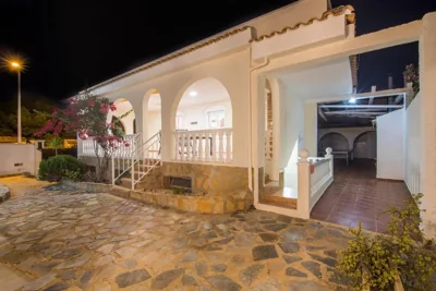 Casa Blanca la Villa Grande - Private SWIMMING POOL & GARDEN - JACUZZI XXL - BEACH 2,4km - AIRPORT 9 km - CENTER 0,8km — Foto 7