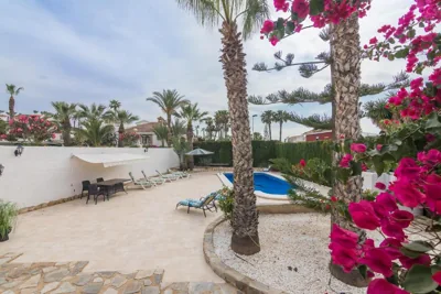 Casa Blanca la Villa Grande - Private SWIMMING POOL & GARDEN - JACUZZI XXL - BEACH 2,4km - AIRPORT 9 km - CENTER 0,8km — Foto 8