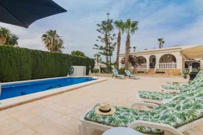 Casa Blanca la Villa Grande - Private SWIMMING POOL & GARDEN - JACUZZI XXL - BEACH 2,4km - AIRPORT 9 km - CENTER 0,8km — Foto 11