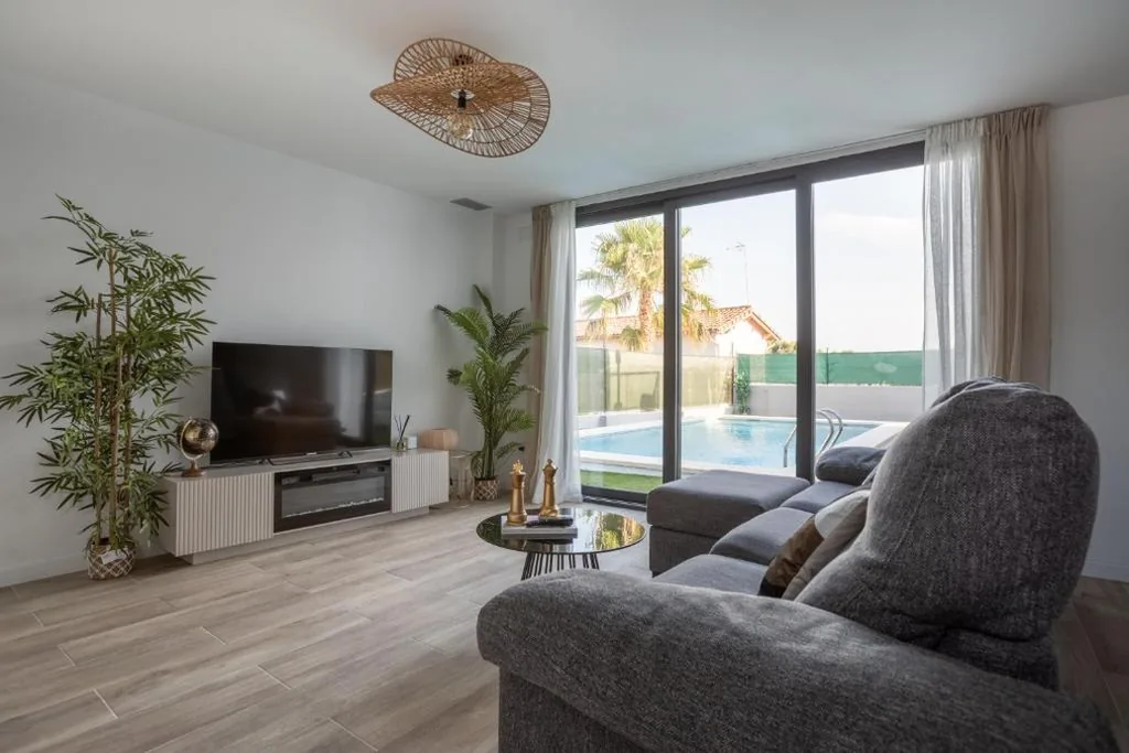 Villa Deluxe — Casa Blanca - Villa con piscina
