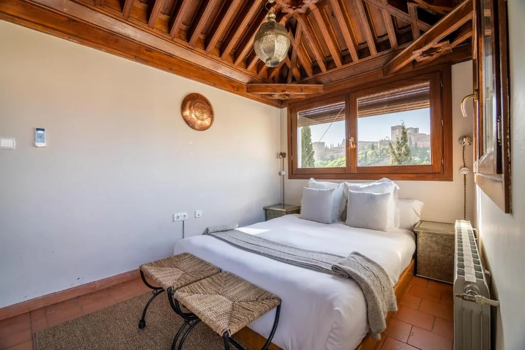 Deluxe-Doppelzimmer mit Balkon — Casa Bombo