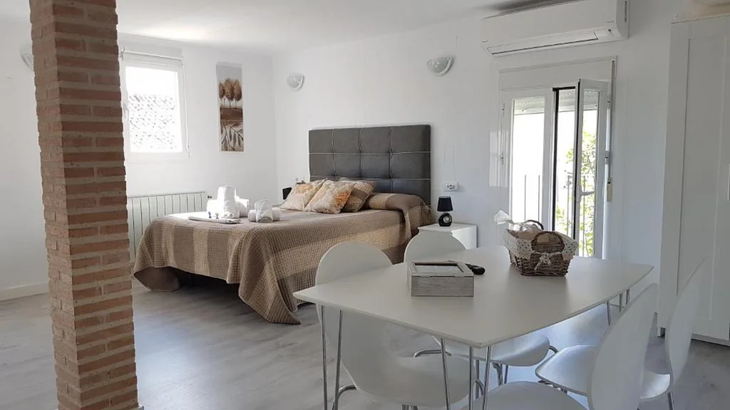 Camera familiare con bagno privato — Casa Botes