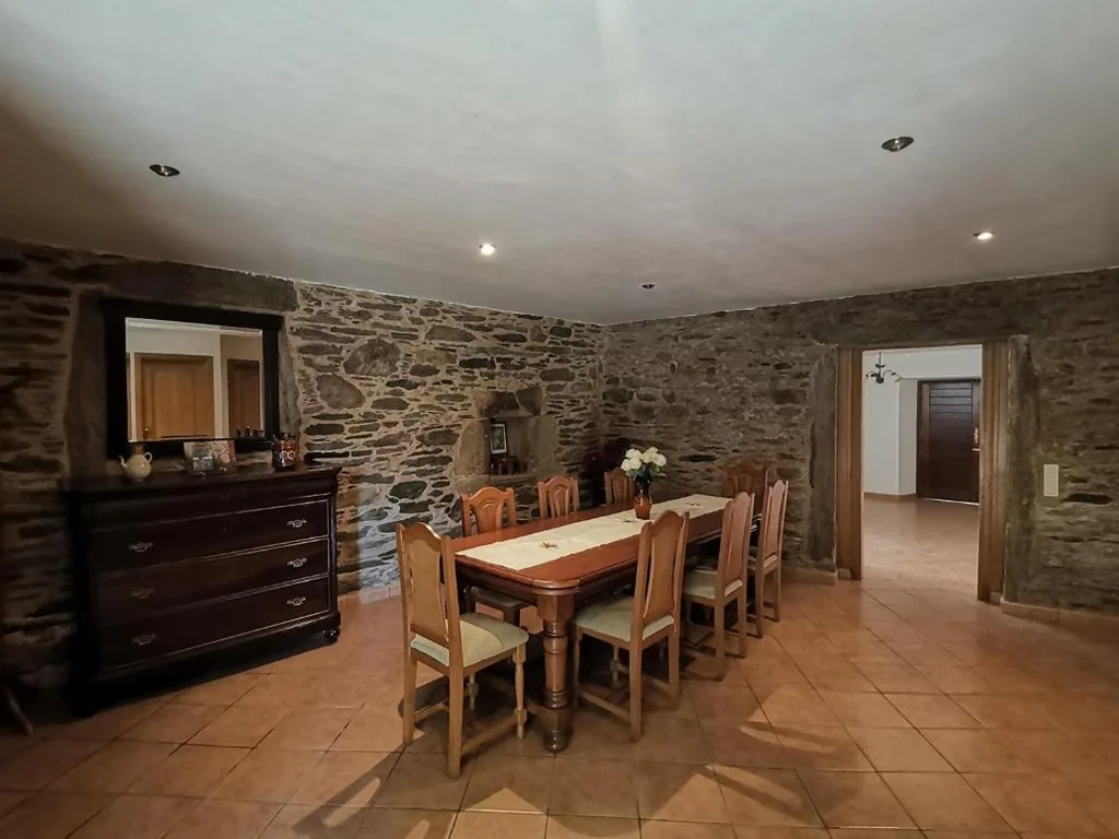 Casa de 5 dormitorios — Casa Brandelos