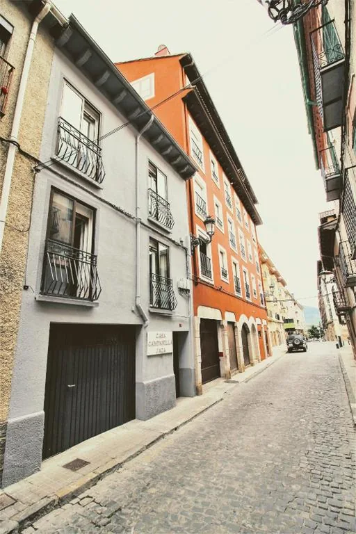 Camera doppia con bagno privato — Casa Campanilla Jaca