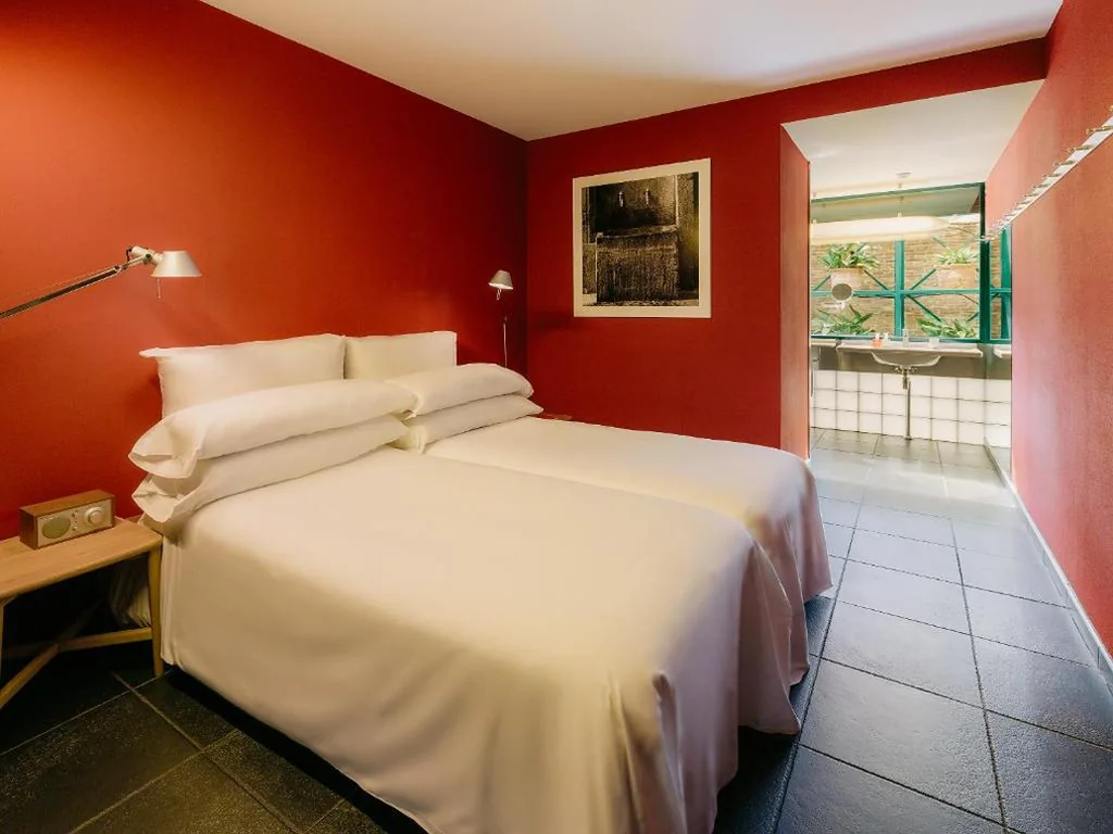 Habitación Doble con vistas al jardín - 2 camas — Casa Camper Barcelona