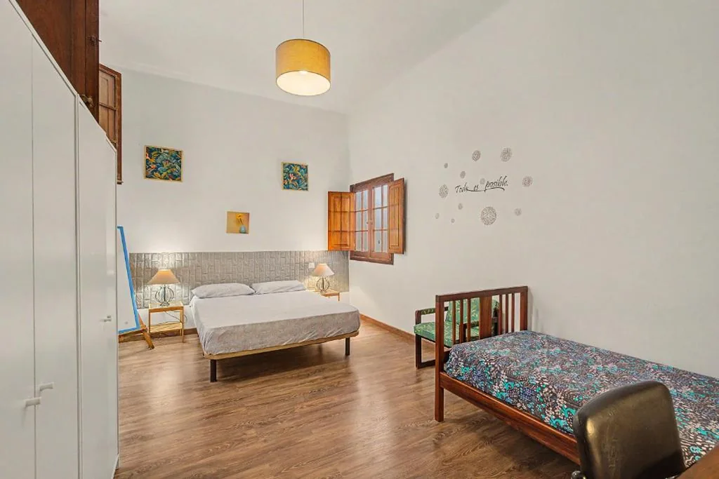 Camera tripla con doccia — Casa Canaria Beautiful Home