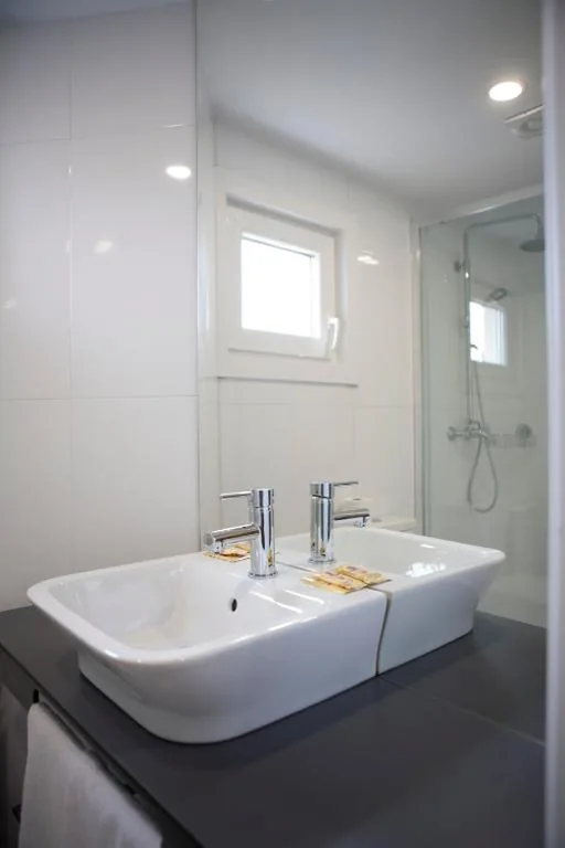 Camera tripla con bagno — Casa Canosa