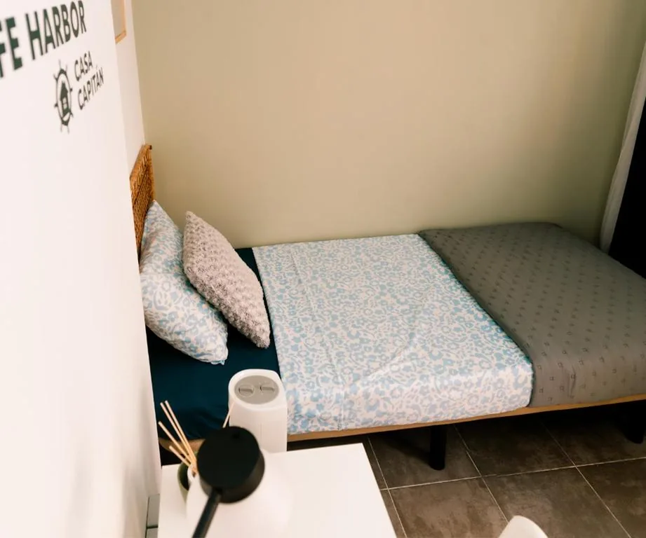 Habitación Individual con baño privado — Casa Capitan Coliving Coworking Digital Nomads