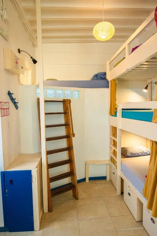 Bett im Frauenschlafsaal mit 7 Betten und eigenem Bad — Casa Caracol