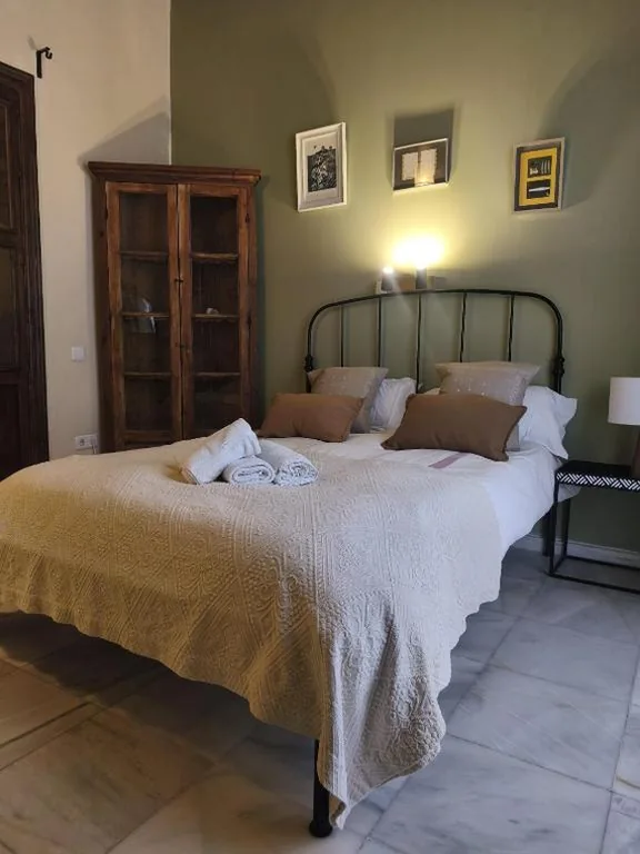 Doppelzimmer mit eigenem Bad außerhalb des Zimmers — Casa Caracol