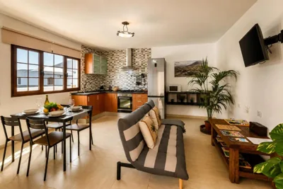 Casa Carla Lanzarote - terraza, BBQ y jardín volcánico — foto 5