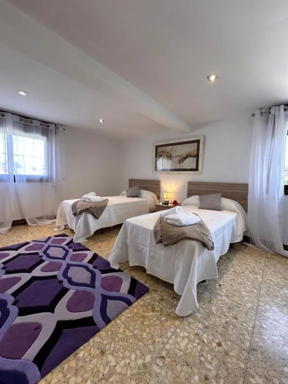 Zweibettzimmer mit Gemeinschaftsbad — Casa Carmucha