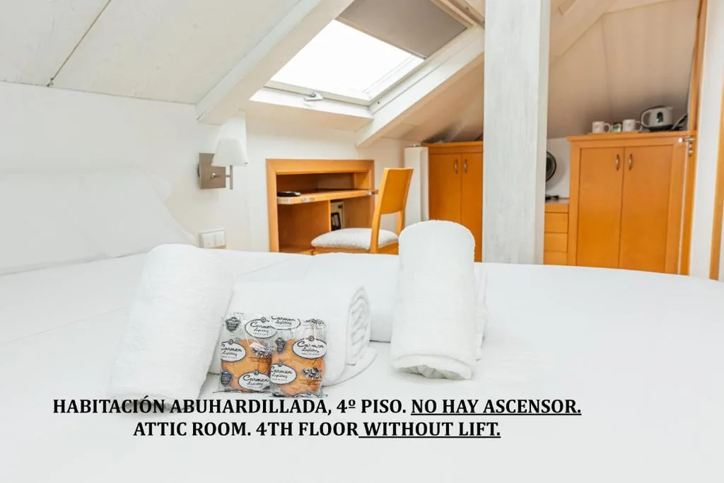 Small Double Room — Casa Celsa-Barbantes