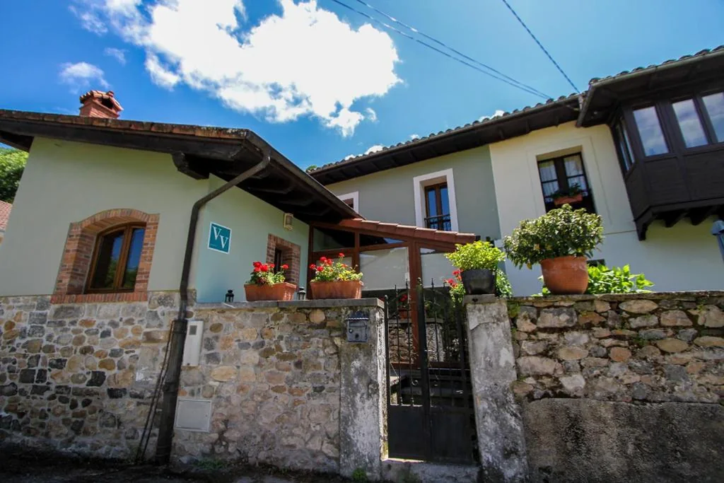 Casa Unifamiliar de 2 dormitorios — Casa Clarita