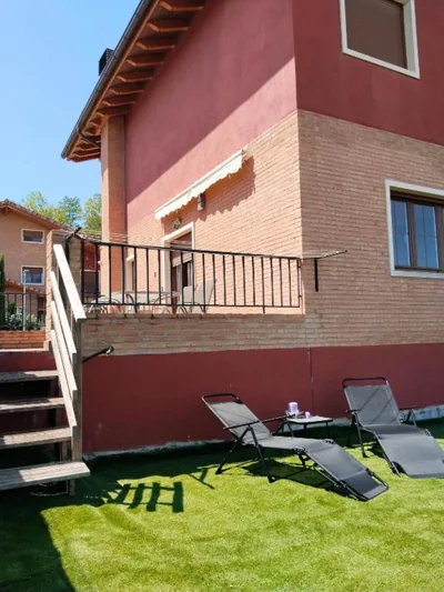 Casa con gran jardín y barbacoa "Los Olivos" Cerca de Logroño familias y grupos — foto 8