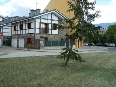 Casa con jardín frente a la Ciudadela de Jaca — Foto 6