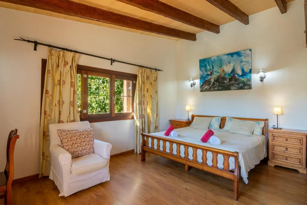Casa con piscina a 1 km del mar y del pueblo