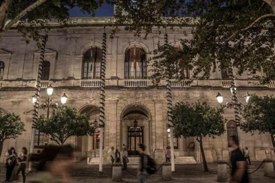 Casa con piscina junto catedral de sevilla — foto 7