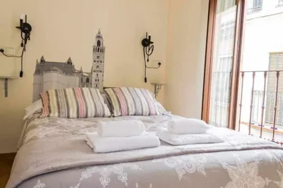 Casa con piscina junto catedral de sevilla — foto 8