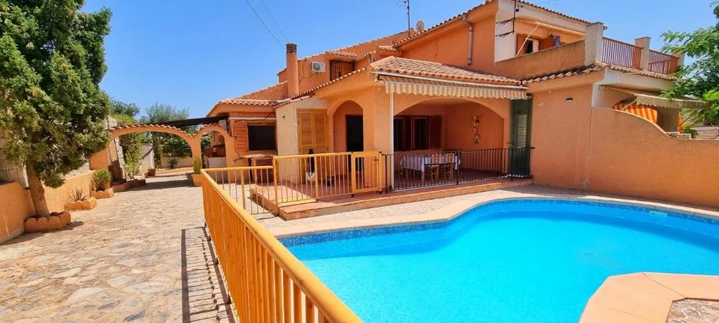 Casa de 3 dormitorios — Casa con Piscina Privada - By Aloha Palma